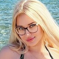 Anastasia Ticus Nagie