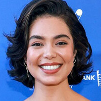 Auli'i Cravalho Nagie