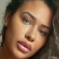 Chanelle Mauricette Nagie