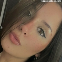 Dani Leiva Nagie
