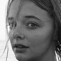 Ellie De Lange Nagie