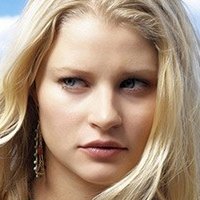 Emilie de Ravin Nagie