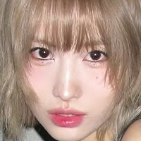 Hirai Momo Nagie