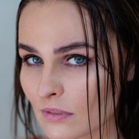 Jana Riva Nagie