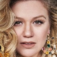 Kelly Clarkson Nagie