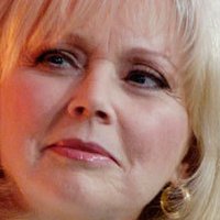 Shelley Long Nagie