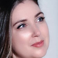 Viola Volta Nagie